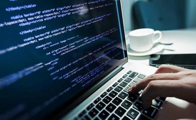 中國最小黑客汪正揚 8歲學編程，用鍵盤敲出不一樣童年